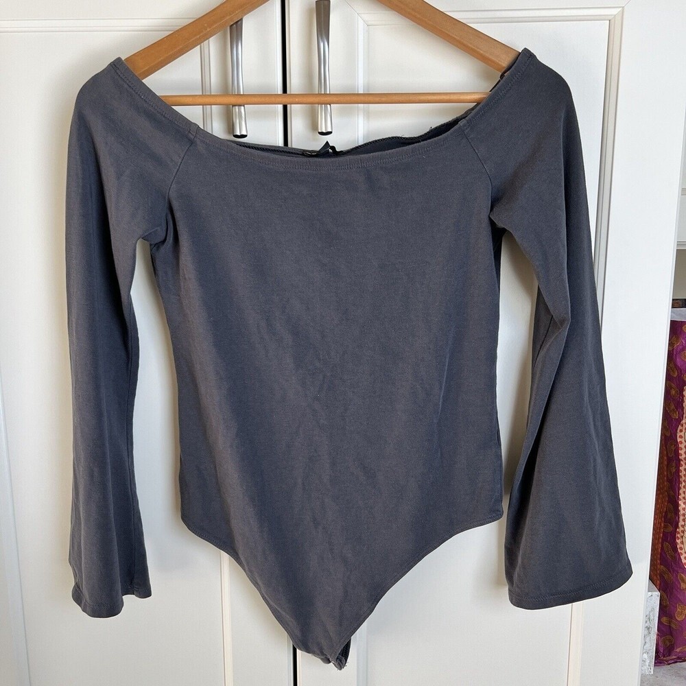 Express Womens Medium Long Sleeve Bodysuit Gray Off Shoulder Bell Sleeve Top